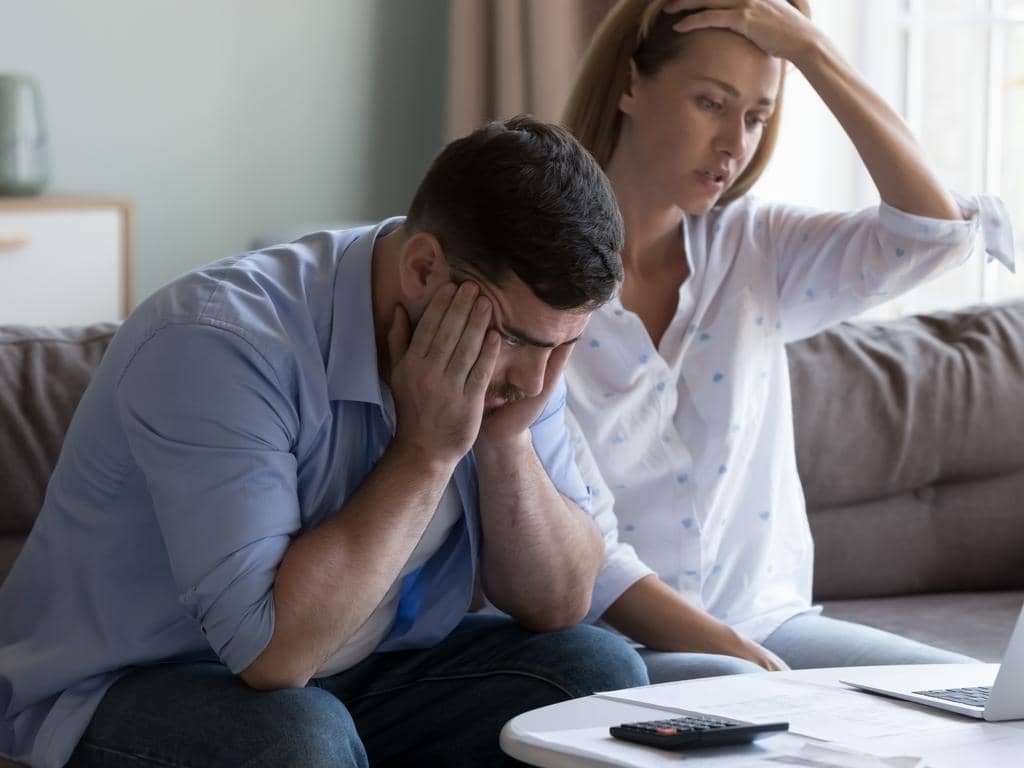 Falta de economia en la familia - Laura Araujo